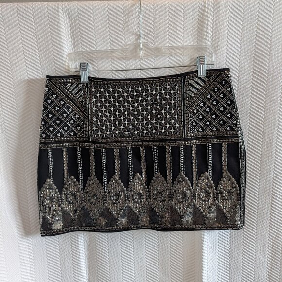 Club Monaco Embellished Black Mini Skirt Size 12 Beaded Sequined Pearl Details - Picture 1 of 12